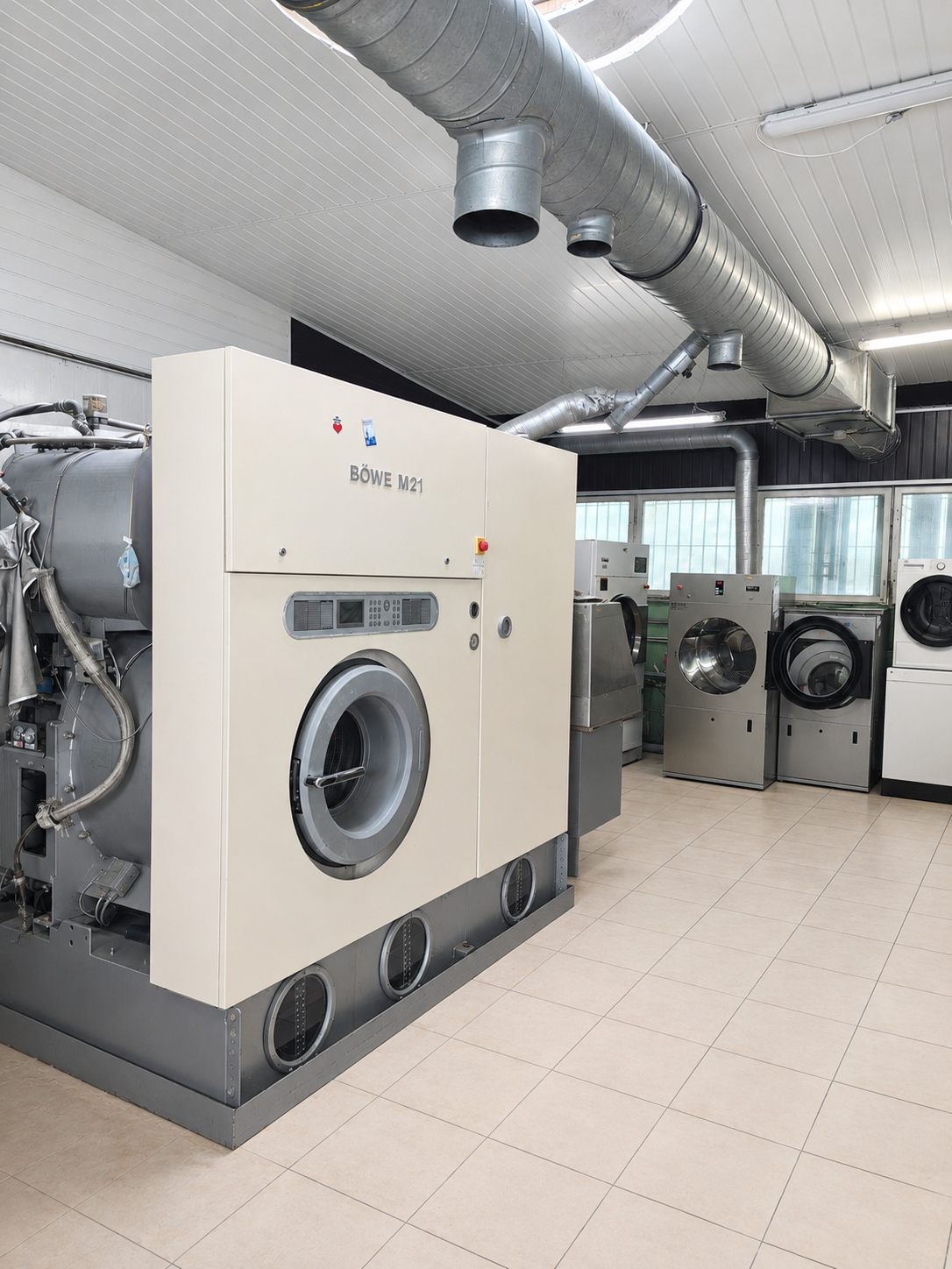 Maschinen und Technik im Arbeitsbereich von Leo Clean